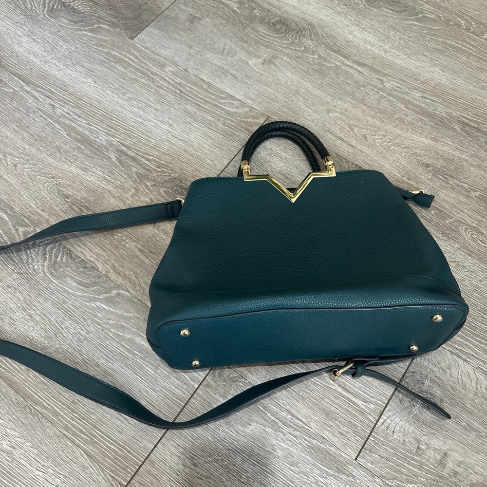 Elegant Green Handbag